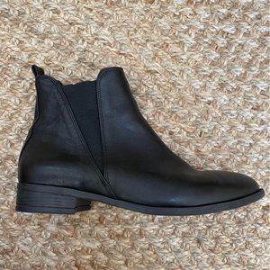 Leather Boots (size 10, Women’s)